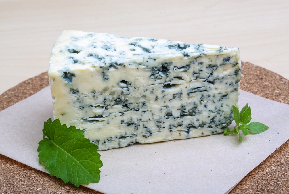 This Strong Cheese Stops Alzheimer’s and Keeps You Young